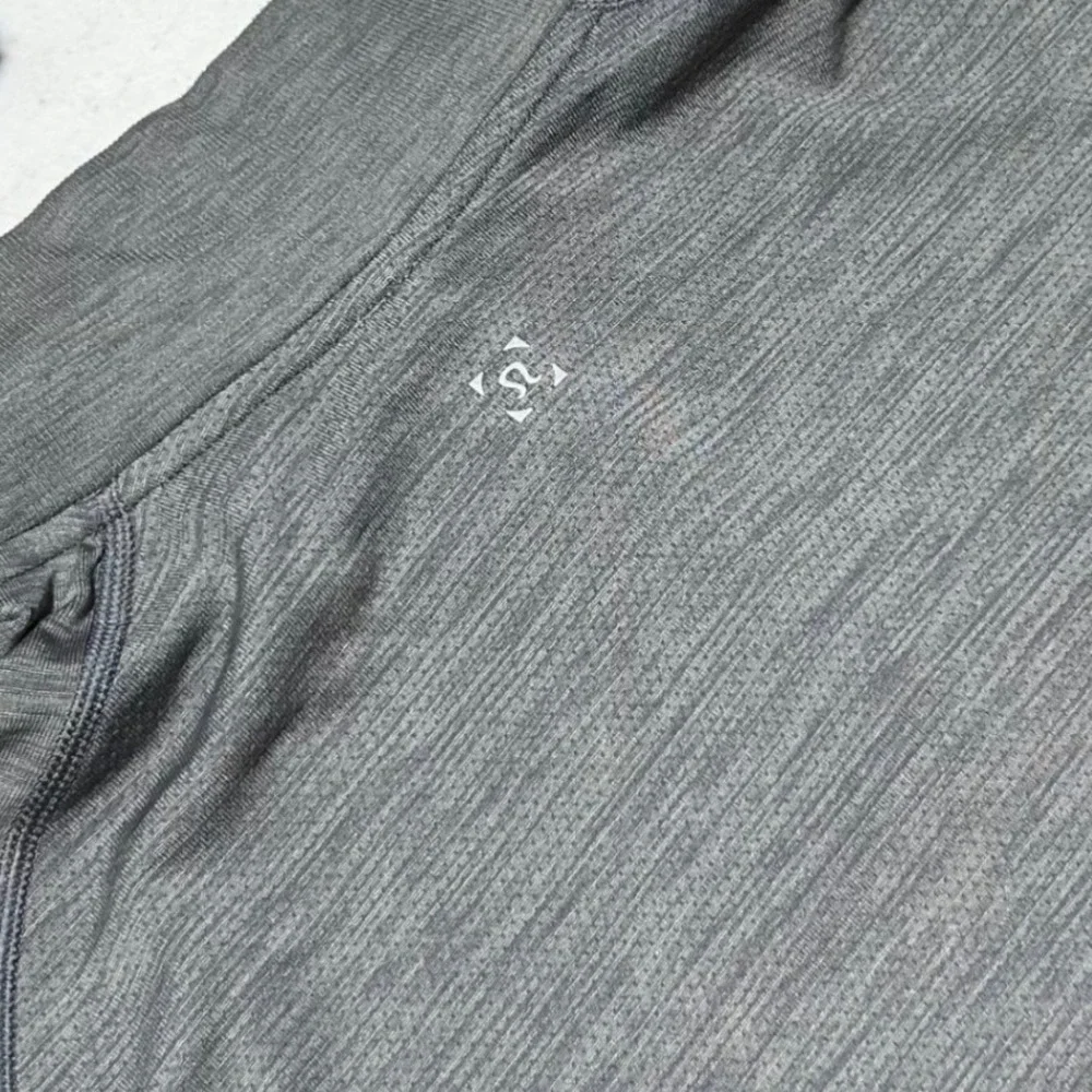 Lululemon metal vent
